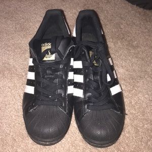 Adidas Black superstar